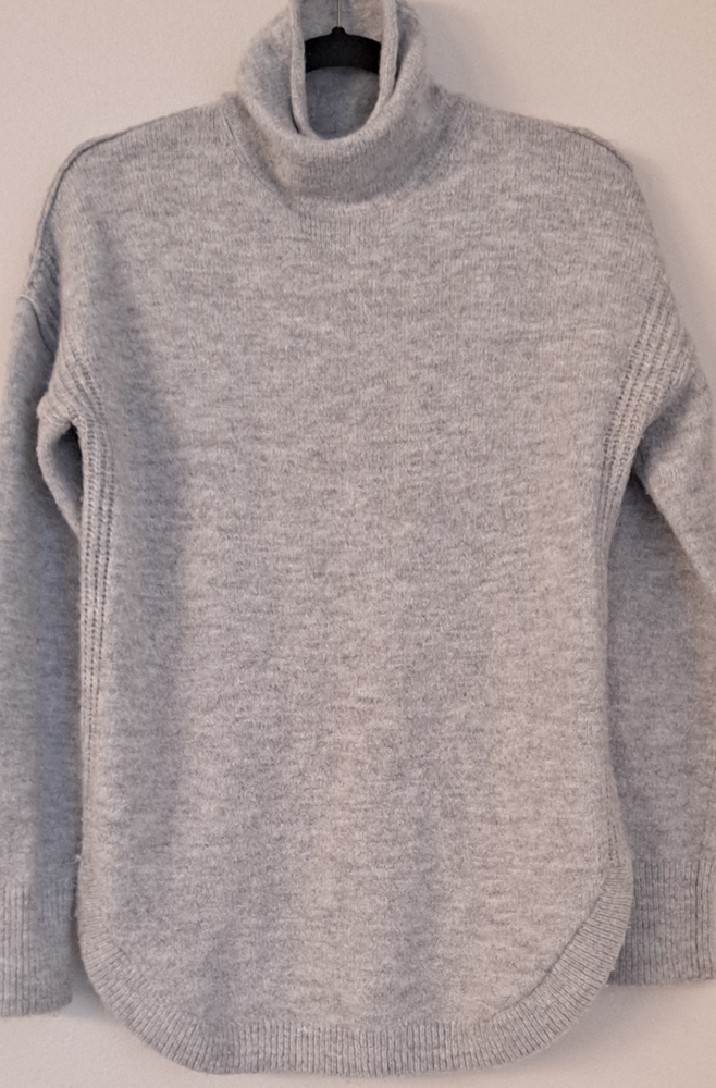 Gap Sweater - Cowl neck, tunic-length. Acrylic/Nylon blend w/ 3% wool - Size M